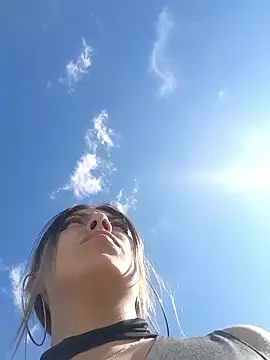 Snapshot of Sweel_Leyva18 chatting on October 2, 2025, 8:16 pm Sweel Leyva18 online show from October 2, 2025, 8:16 pm