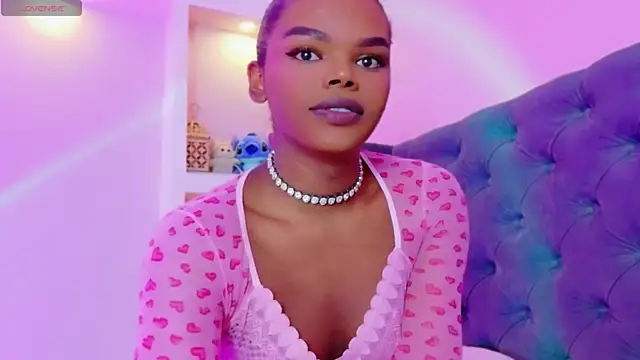 CamiEstrada online show from October 18, 2025, 8:20 pm