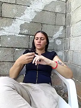 Scarlett-Leh online show from November 17, 2025, 12:33 pm