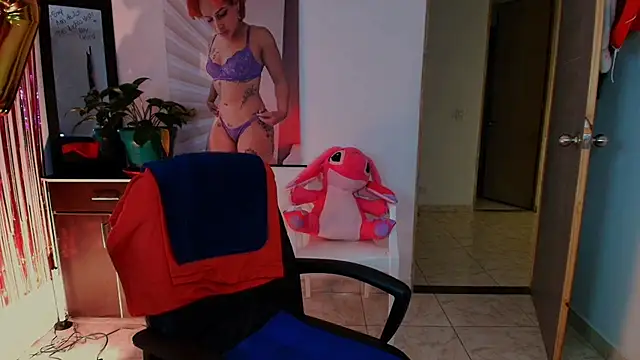 TinnaDawsom online show from September 24, 2025, 2:04 am