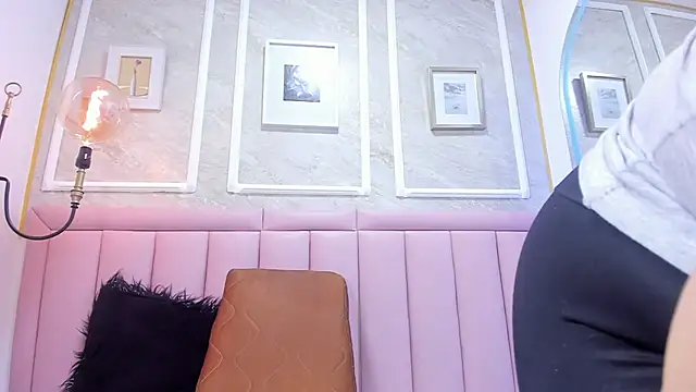 Ambber moon online show from November 18, 2025, 2:50 am