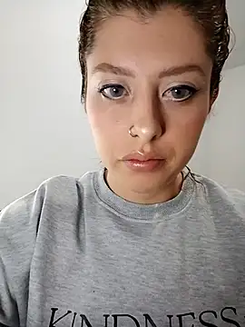 nix white online show from February 16, 2025, 1:03 am