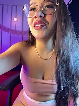 LylaLee111 online show from December 30, 2024, 1:14 pm