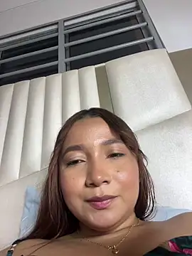 queen angelique online show from June 7, 2026, 11:41 pm