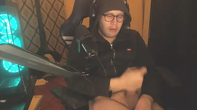 chicostick413 online show from January 14, 2026, 2:17 am