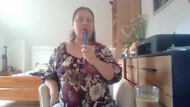 Snapshot of ReifeVenna chatting on September 11, 2025, 10:04 am ReifeVenna online show from September 11, 2025, 10:04 am