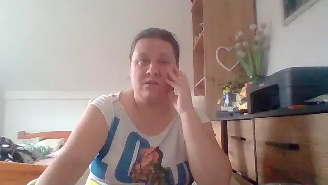 Snapshot of ReifeVenna chatting on September 19, 2025, 8:49 am ReifeVenna online show from September 19, 2025, 8:49 am