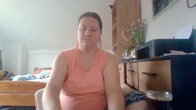 Snapshot of ReifeVenna chatting on September 23, 2025, 8:39 am ReifeVenna online show from September 23, 2025, 8:39 am