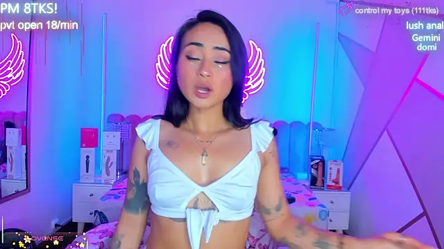sallybrown  online show from May 6, 2026, 9:53 pm