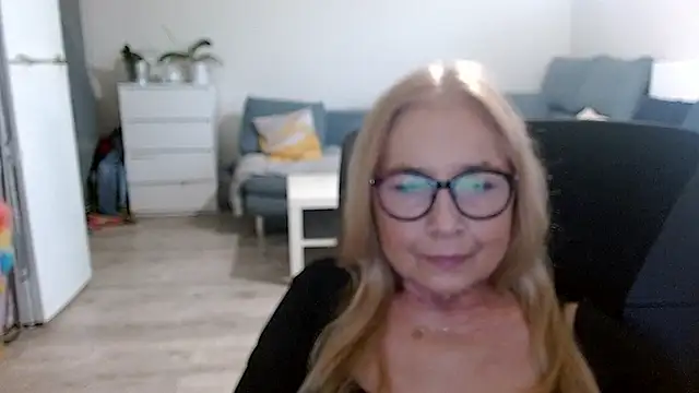 sofia xkiss online show from January 4, 2025, 8:06 am