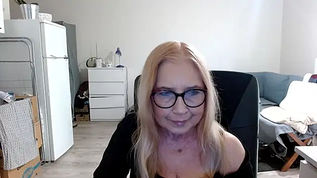 sofia xkiss online show from March 3, 2025, 7:54 am