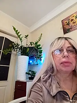 SusieNoreen online show from October 2, 2025, 1:01 am