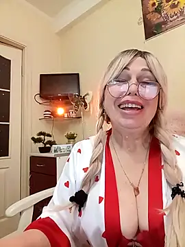 SusieNoreen online show from October 8, 2025, 3:15 am