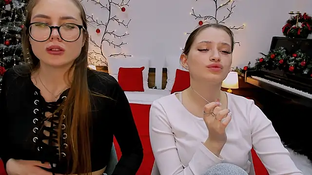 queenofjoyy online show from December 15, 2024, 4:04 pm