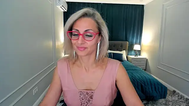 MuseOfStage online show from October 8, 2025, 11:52 am