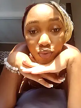 Snapshot of Shria107 chatting on February 6, 2025, 12:16 pm Shria107 online show from February 6, 2025, 12:16 pm