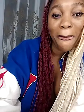 Snapshot of Shria107 chatting on February 28, 2025, 1:37 am Shria107 online show from February 28, 2025, 1:37 am