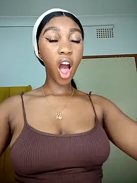 Snapshot of Shria107 chatting on September 12, 2025, 5:24 pm Shria107 online show from September 12, 2025, 5:24 pm