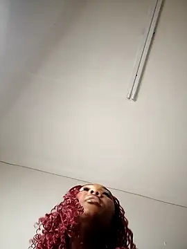 Snapshot of Shria107 chatting on September 30, 2025, 5:51 pm Shria107 online show from September 30, 2025, 5:51 pm