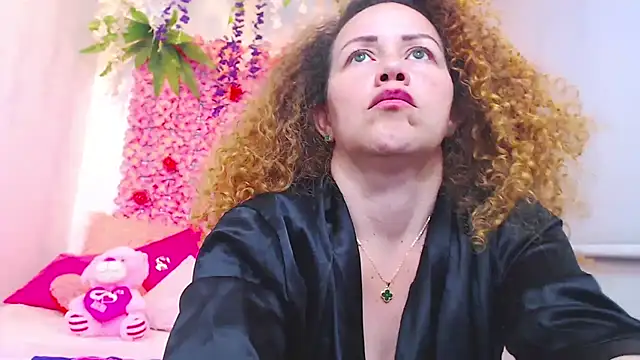 BLONDE SEXYHOT online show from October 25, 2025, 3:58 am