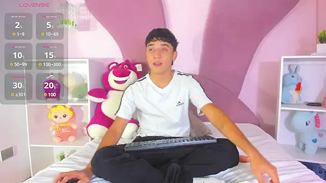 Austin Cardieff online show from March 23, 2025, 3:21 am