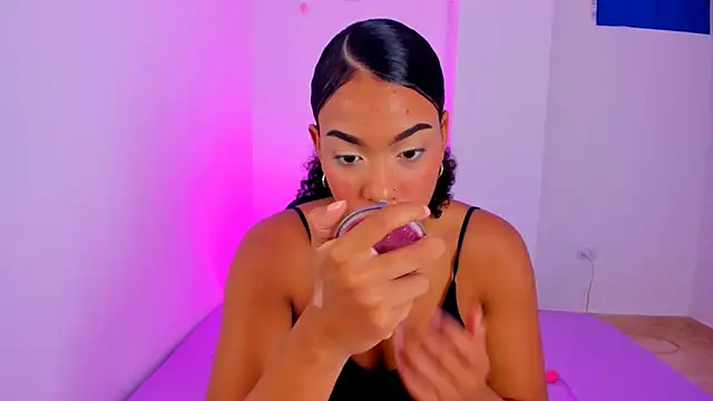 Snapshot of sasha_fox00 chatting on February 11, 2026, 5:23 am sasha fox00 online show from February 11, 2026, 5:23 am