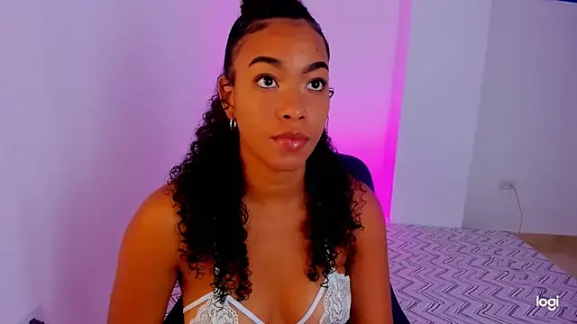 Snapshot of sasha_fox00 chatting on February 18, 2026, 5:36 am sasha fox00 online show from February 18, 2026, 5:36 am