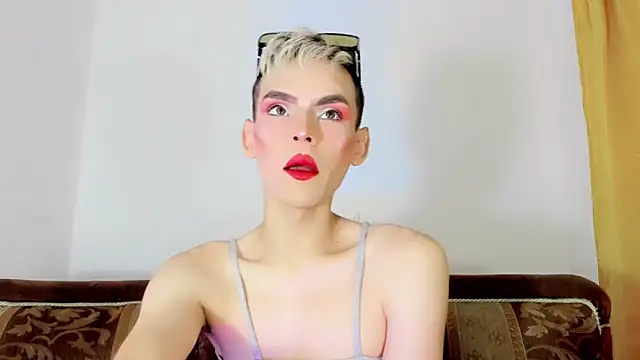 TatiGil online show from October 11, 2025, 2:44 am