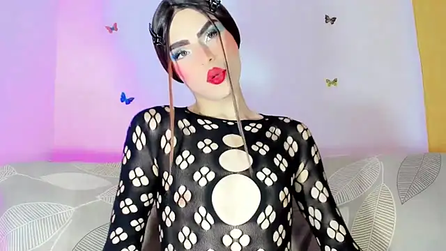 TatiGil online show from April 5, 2026, 1:19 pm