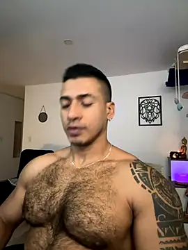 aaroncolombia online show from September 16, 2025, 11:11 am