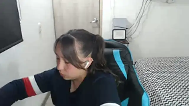 Skarlet Adams28 online show from December 4, 2025, 6:16 pm