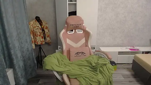 sweetserenity5 online show from February 14, 2025, 8:37 pm