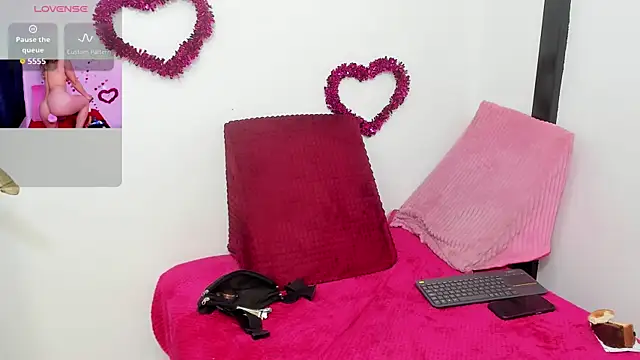 Giia39 online show from December 3, 2025, 3:32 pm