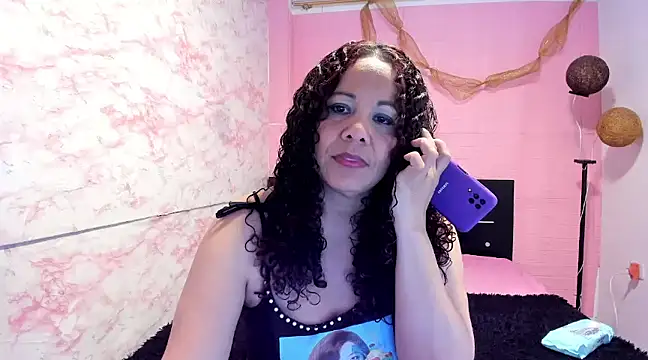 Snapshot of Brunette_sasha chatting on February 18, 2025, 1:33 pm Brunette sasha online show from February 18, 2025, 1:33 pm