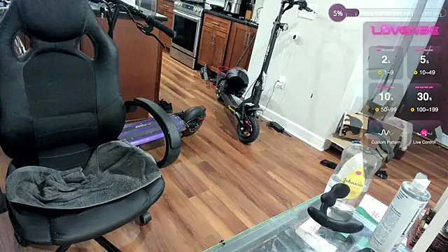 aaron s x online show from December 22, 2024, 2:06 am