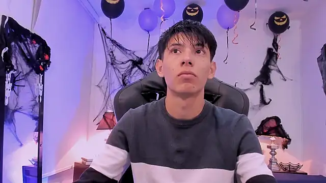 Snapshot of alexandersawyer chatting on October 31, 2025, 12:50 pm alexandersawyer online show from October 31, 2025, 12:50 pm