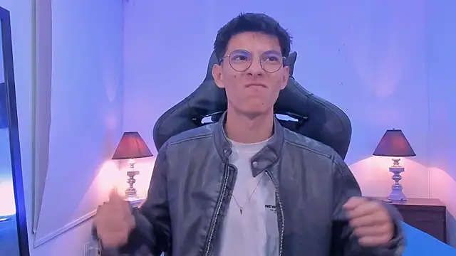 Snapshot of alexandersawyer chatting on November 17, 2025, 12:44 pm alexandersawyer online show from November 17, 2025, 12:44 pm