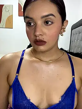 Melanyprada online show from December 15, 2025, 3:33 am