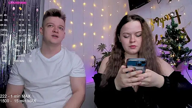 Snapshot of Hanna_and_Justin chatting on December 12, 2024, 6:42 pm Hanna and Justin online show from December 12, 2024, 6:42 pm