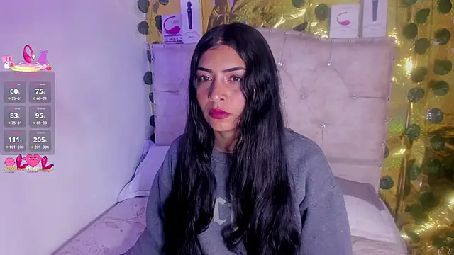 Snapshot of cristalconnorr chatting on May 4, 2026, 2:13 pm cristalconnorr online show from May 4, 2026, 2:13 pm