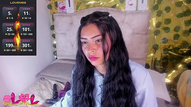 Snapshot of cristalconnorr chatting on May 8, 2026, 2:44 pm cristalconnorr online show from May 8, 2026, 2:44 pm