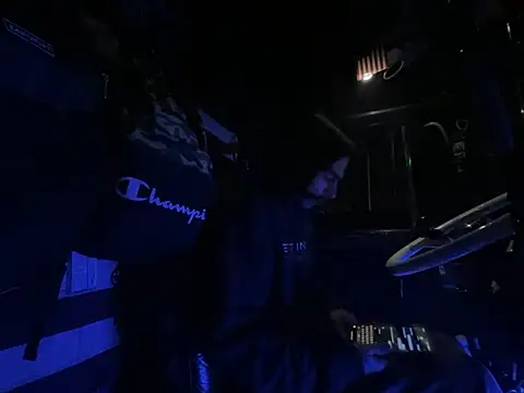 XMeF10 online show from November 5, 2025, 9:42 am