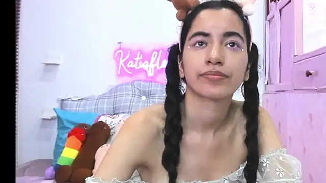 Katiaflex online show from February 6, 2025, 2:22 am
