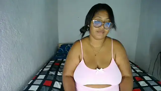 miajoseph  online show from January 7, 2026, 3:53 am