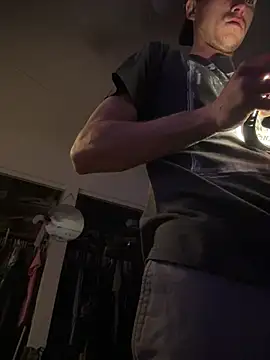 bigdckstud online show from March 17, 2026, 11:19 pm