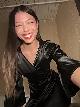 DesiredHoney online show from December 8, 2024, 6:39 pm