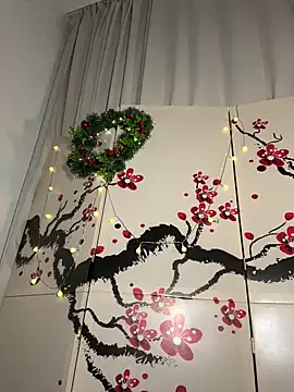 DesiredHoney online show from December 23, 2024, 6:27 pm