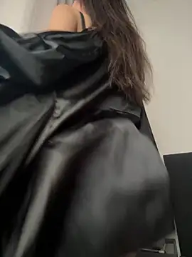 DesiredHoney online show from February 6, 2025, 11:10 am