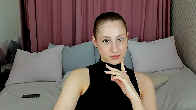 BritneyCruze online show from December 12, 2024, 3:37 pm