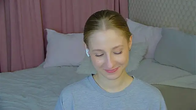 BritneyCruze online show from March 3, 2025, 2:59 pm